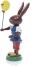 Osterfigur - Osterhase mit Luftballon mit Gesicht - Ansicht Links - Blaues Oberteil rote Hosen