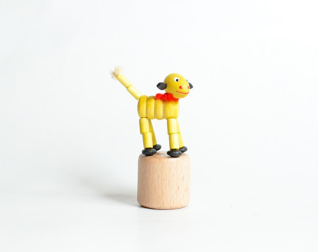 Wackelfigur – Tolles Holzspielzeug Schaf – Höhe ca. 8 cm