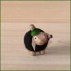 Schaf Babyschaf schwarz, Mütze grün Höhe ca 3,0cm