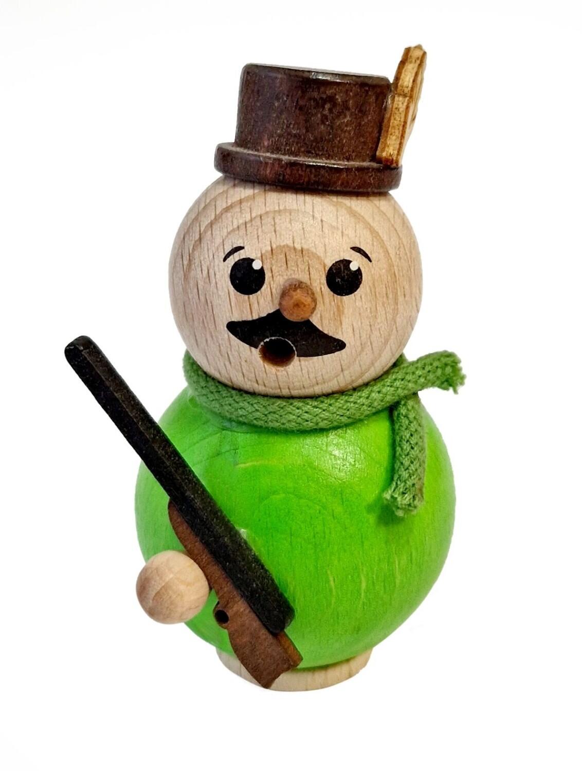 R&auml;uchermann &ndash; Mini-J&auml;ger mit braunem Hut und gr&uuml;nem Schal &ndash; BxHxT 5 x 12 x 5 cm