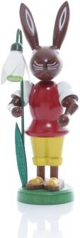 Osterfigur - Osterhase mit Schneeglöckchen - Ansicht Vorne - Gelbe Hosen Rotes Hemd