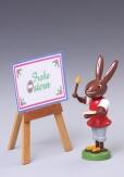 Osterfigur – handgefertigter, liebevoll bemalter Osterhase mit Tafel und Pinsel – BxHxT ca. 5x9x4 cm