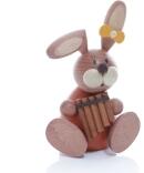 Osterfigur – liebevoll gestaltete Häsin mit Panflöte, sitzend – BxHxT ca. 6x11x6 cm