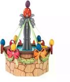 Osterbrunnen – toll verzierter Holzbrunnen mit bunten Eiern, Schleifen und Bändern, sechseckig –