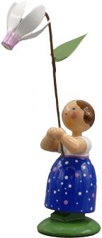 Blumenmädchen – liebevoll bemalt mit weißem Alpenveilchen und gepunktetem blauem Kleid – Höhe 12 cm