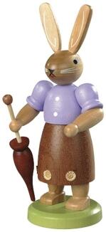 Osterfigur – tolle Hasenfrau mit farbigem Regenschirm – H 11 cm