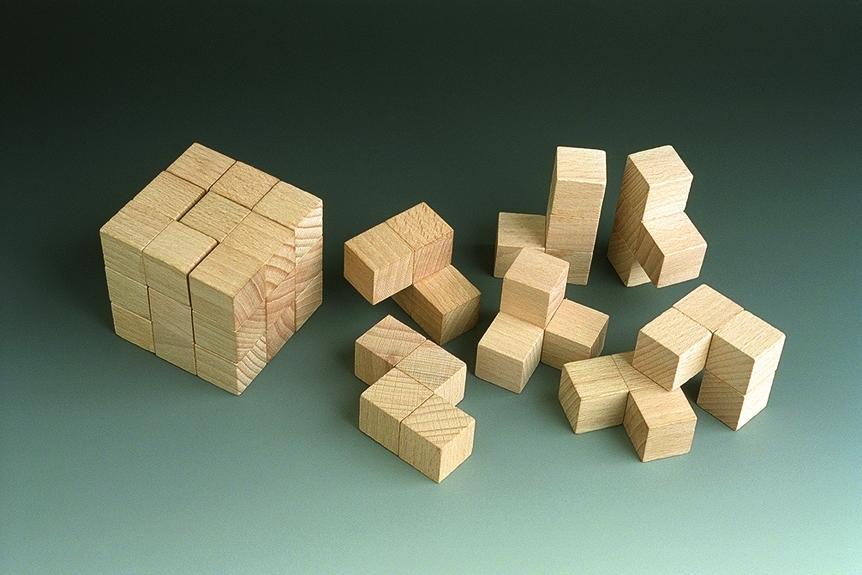 Holzspielzeug &ndash; kreativer Soma W&uuml;rfel aus naturbelassenem Holz, handgefertigt und vielseitig &ndash; BxH = 5 x 5 cm