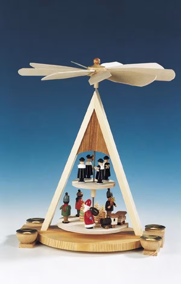 Tischpyramide Weihnachtsmannszene mit Laternenkindern und Kurrendefiguren aus Holz von Knuth Neuber
