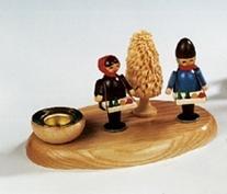 Kerzensockel – farbenfrohe Striezelkinder auf detailreichem Holzsockel, handbemalt – BxHxT = 6 x 5 x