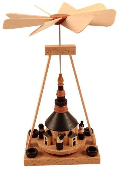 Miniatur-Pyramide – detailreiche Seiffener Kirche mit Kurrende-Figuren, naturfarben – BxHxT = 14 x