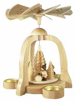 Tischpyramide – Winterkinder Wald aus Naturholz, Teelicht betrieben – Höhe ca. 22 cm