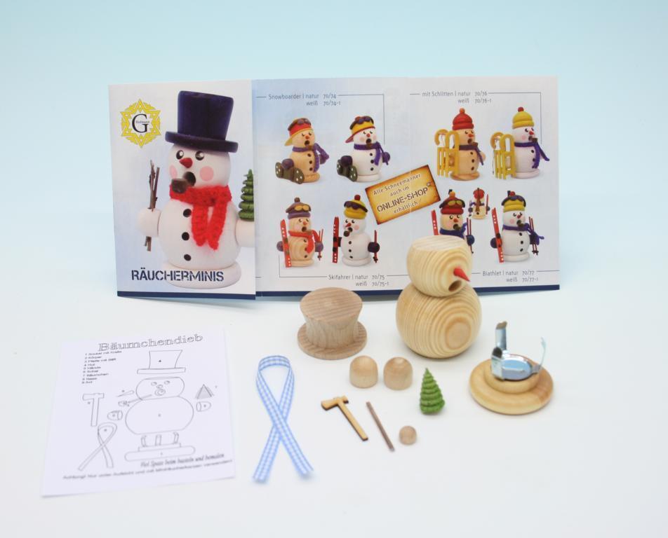 R&auml;uchermann &ndash; detailverliebter Skifahrer mit M&uuml;tze und Skiern, naturfarben &ndash; BxHxT = 4 x 8 x 3 cm