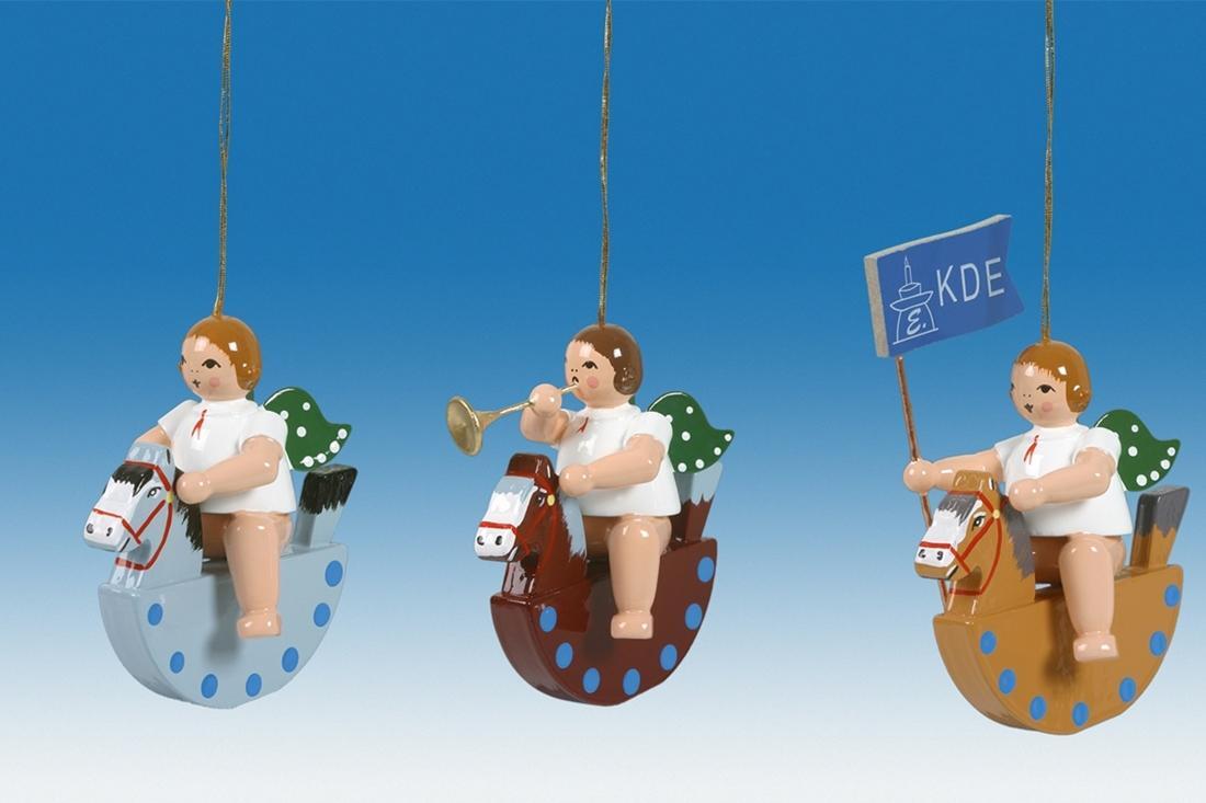Christbaumschmuck Engel auf Schaukelpferd mit Fahne 4 teilig ohne Krone 6 cm von KDE Ellmann,