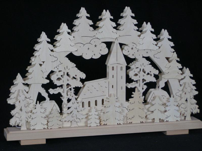 Schwibbogen &ndash; detailreiche H&auml;user- und Kirchenszenerie mit stimmungsvoller Beleuchtung, naturfarben &ndash; BxHxT = 50 x 31 x 7 cm