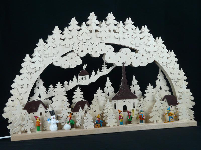 Schwibbogen &ndash; detailreiche Seiffener Kirche mit spielenden Winterkindern, naturfarben mit Beleuchtung &ndash; BxHxT = 70 x 45 x 7 cm
