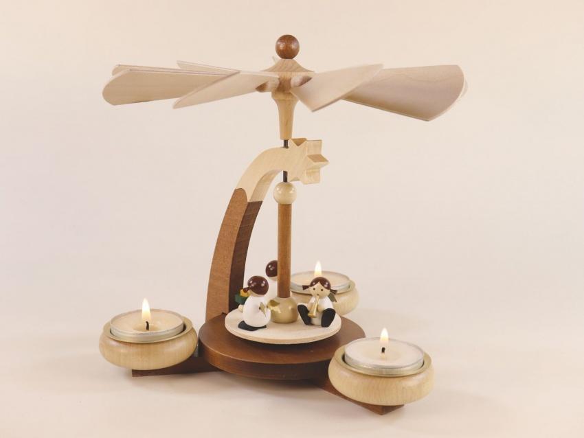 Teelichtpyramide &ndash; liebevoll bemalte Engel auf naturfarbenem Holzgestell, detailreich und winterlich &ndash; BxHxT = 19.5 x 19 x 19.5 cm