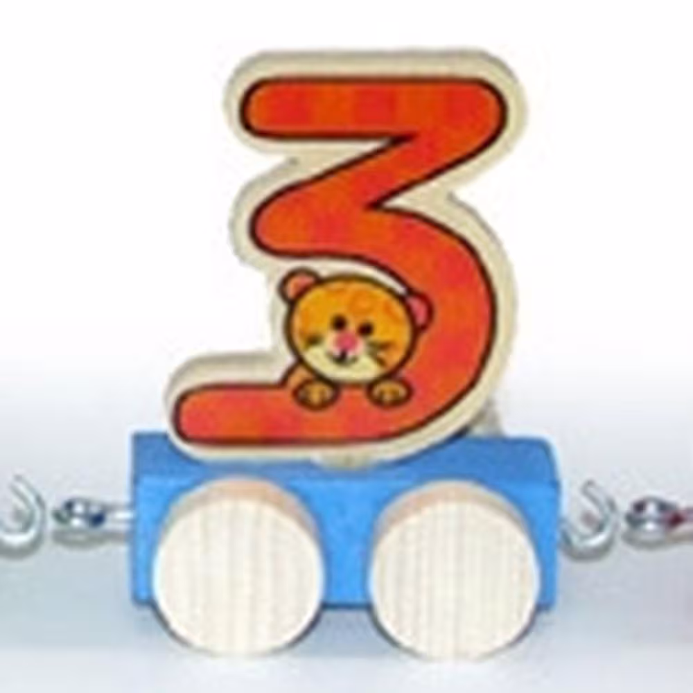 Holzdekoration Ziffer 3 mit Tiermotiv Bär auf blauem Wagen von Hess Holz Spielzeug, 7 cm