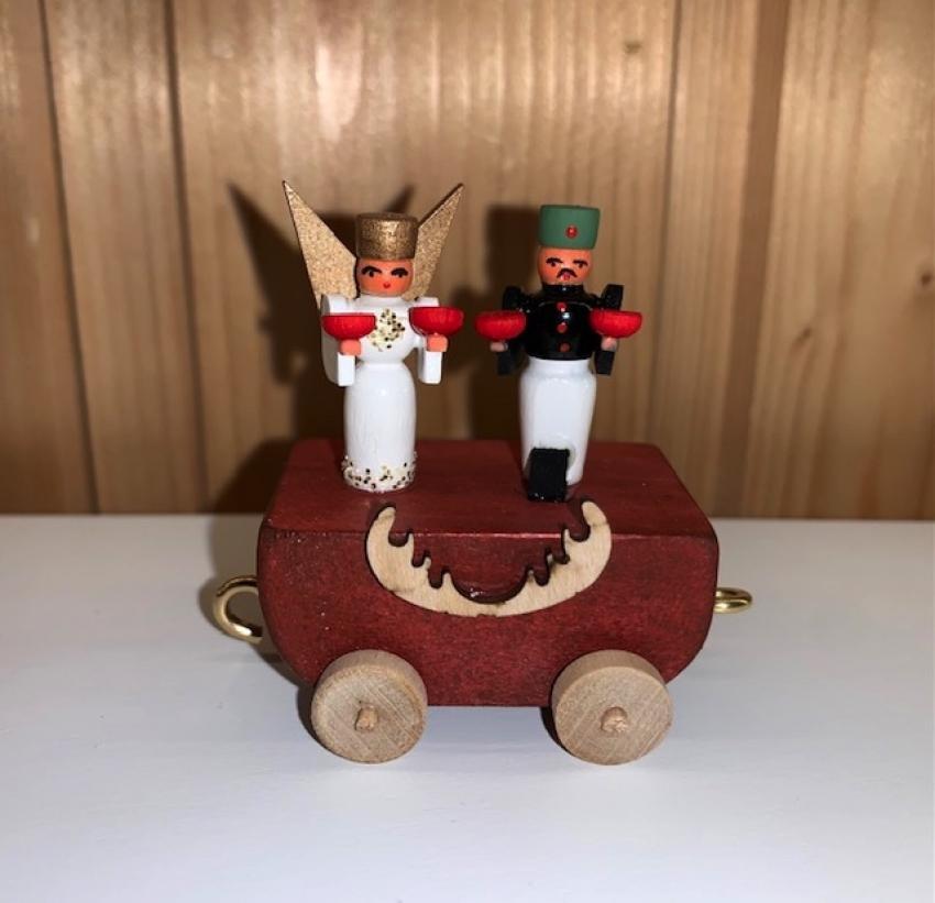 Elchexpress-Waggon &ndash; liebevoll gestaltet mit Engel und Bergmann, mehrfarbig bemalt &ndash; BxHxT = 12 x 8 x 5 cm
