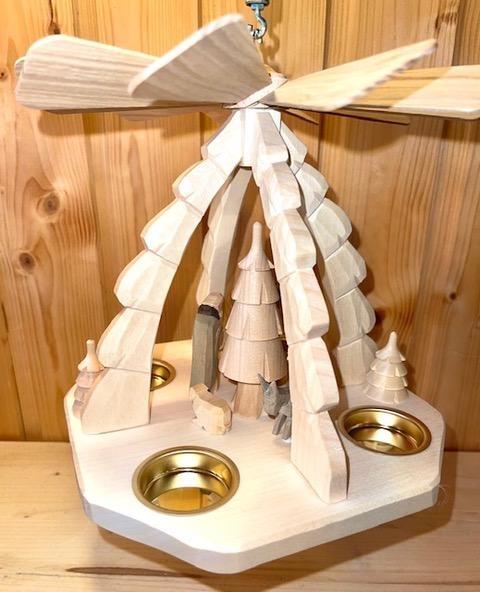 Deckenpyramide – detailreiche Geburtsszene mit farbigen Akzenten, naturbelassen – BxHxT = 20 x 20 x 