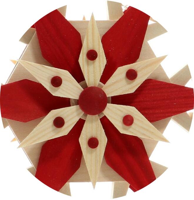 Spanstern Mitte mit 2 Kiefersterne Natur und Rot - Ansicht Detail