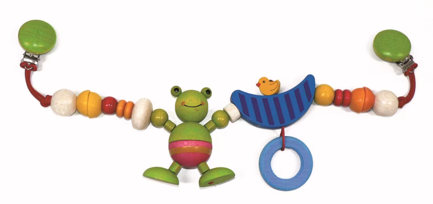 Kinderwagenkette mit Frosch und buntem Entchen aus Holz von Hess Holz Spielzeug, liebevoll