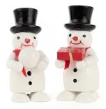 Miniatur Schneemänner mit Geschenk und Schneeball, farbig (2) H=5,5cm