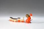 Miniatur Ruprecht mit Eisenbahn, angefädelt Figurengröße ca 4,5 cm