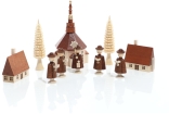 Weihnachtsfiguren - Seiffener Kirche ,Kurrendesänger mit Häuser und Bäume Natur - Höhe (Kirche) 11,5cm