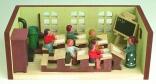 Miniaturstube Klassenzimmer mit Lehrerin BxHxT 11x4x6 cm