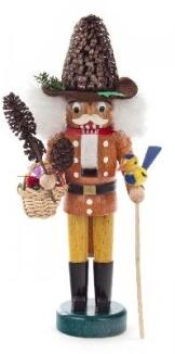 Nussknacker – detailreiches Zapfenmännlein mit Korb, braun-gelb – HxB = 15 x 7 cm