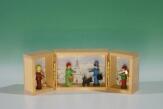 Miniatur im Klappkästchen Seiffen im Winter m. Postbote Höhe ca 4,5 cm