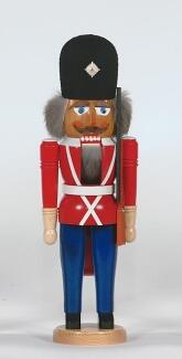 Weihnachtsfigur – Handgefertigter Nussknacker Däne mit Gewehr und Uniform – 41x15x12 cm