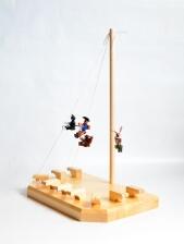 Holzspielzeug Display zur Präsentation von Kletterfiguren Höhe=41cm