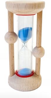 Zahnputzuhr – liebevolle Holzfigur mit Sanduhr naturfarben – BxHxT 3,5 x 8 x 3,5 cm