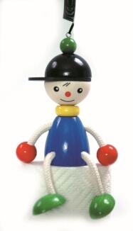 Schwingfigur – fröhlicher Joe mit Basecap und bunten Kordeln farbig gestaltet – BxHxT 10 x 13,5 x 7