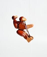 Holzspielzeug Kletterfigur Affe mit Jungem Höhe=6,5 (Kletterseil ca 45 cm)cm