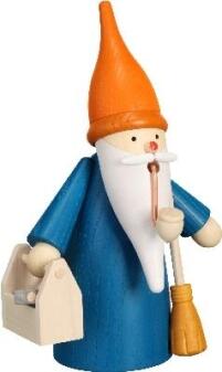 Räucherfigur – detailverliebter Hauswichtel mit roter Mütze und Besen, naturfarben – BxHxT = 9 x 16 