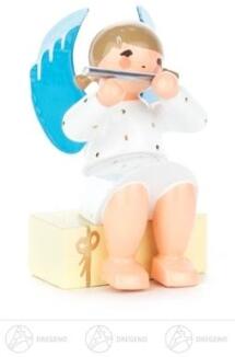 Engel mit Querflöte auf Geschenkpaket sitzend Höhe ca 5,5 cm