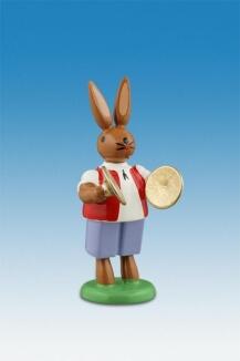 Osterfigur – detailreich bemalter Osterhase mit Becken in stehender Haltung – BxHxT ca. 4x7,5x4 cm