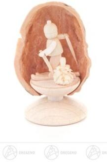 Miniatur Walnussschale mit Skifahrer Breite x Höhe x Tiefe 3 cmx4,5 cmx2,5 cm