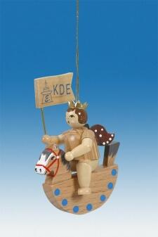 Baumbehang Engel auf Schaukelpferd mit Fähnchen ohne Krone natur Höhe ca. 6cm