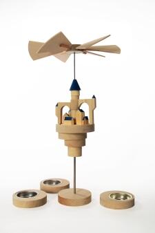 Teelichtpyramide – märchenhaftes Luftschloss mit blauen Dächern und filigraner Bögen – BxHxT