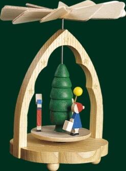 Wärmespiel – fröhliche Laternenkinder mit bunten Lampions, naturfarbenes Holzgestell – H = 11 cm