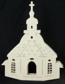 Fensterbild – detailreiches Glockenpaar mit beleuchteter Seiffener Kirche, naturfarben – BxHxT = 37 