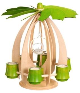 Schwebepyramide – moderne Ahorn-Holzkonstruktion mit lindgrünen Flügeln und Glaskugel, für