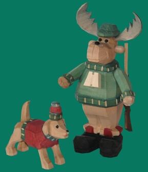 Räucherfigur – charmanter Förster-Hund mit grünem Halstuch, naturfarben und detailreich bemalt – H =