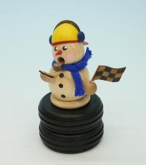 Räuchermann – fröhlicher Schneemann mit Fahne und winterlicher Kappe, bunt bemalt – HxB = 8 x 4 cm