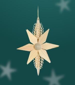 Christbaumschmuck – Filigraner, naturbelassener Holzstern mit zwei handgestochenen Spanbäumen -