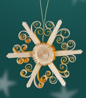 Strauchbehang – filigraner gelber Spanstern mit Holzblumenrosette, naturbelassenes Lindenholz –