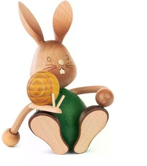 Osterhase – sitzender Stupsi mit filigraner Schnecke liebevoll und farbig gestaltet – BxHxT 7,5 x